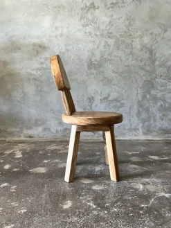 Kleiner Kinderstuhl aus Teak naturblond mit Drei-Stangen-Rückenlehne