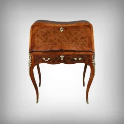 Kleiner Louis XV Damenschreibtisch mit Intarsien, frühes 20. Jh