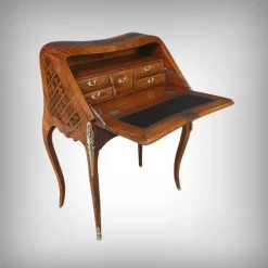 Kleiner Louis XV Damenschreibtisch mit Intarsien, frühes 20. Jh
