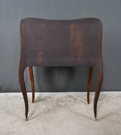 Kleiner Louis XV Damenschreibtisch mit Intarsien, frühes 20. Jh