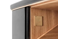 Kleiner Schrank von Magdalena Tekieli