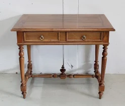Kleiner Schreibtisch aus Nussholz, 1920er