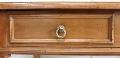 Kleiner Schreibtisch aus Nussholz, 1920er
