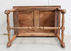 Kleiner Schreibtisch aus Nussholz, 1920er