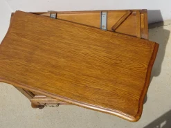 Kleines Sideboard aus heller Eiche mit drehbarer Platte, 1980er