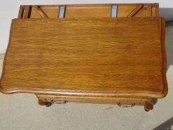 Kleines Sideboard aus heller Eiche mit drehbarer Platte, 1980er