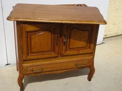 Kleines Sideboard aus heller Eiche mit drehbarer Platte, 1980er