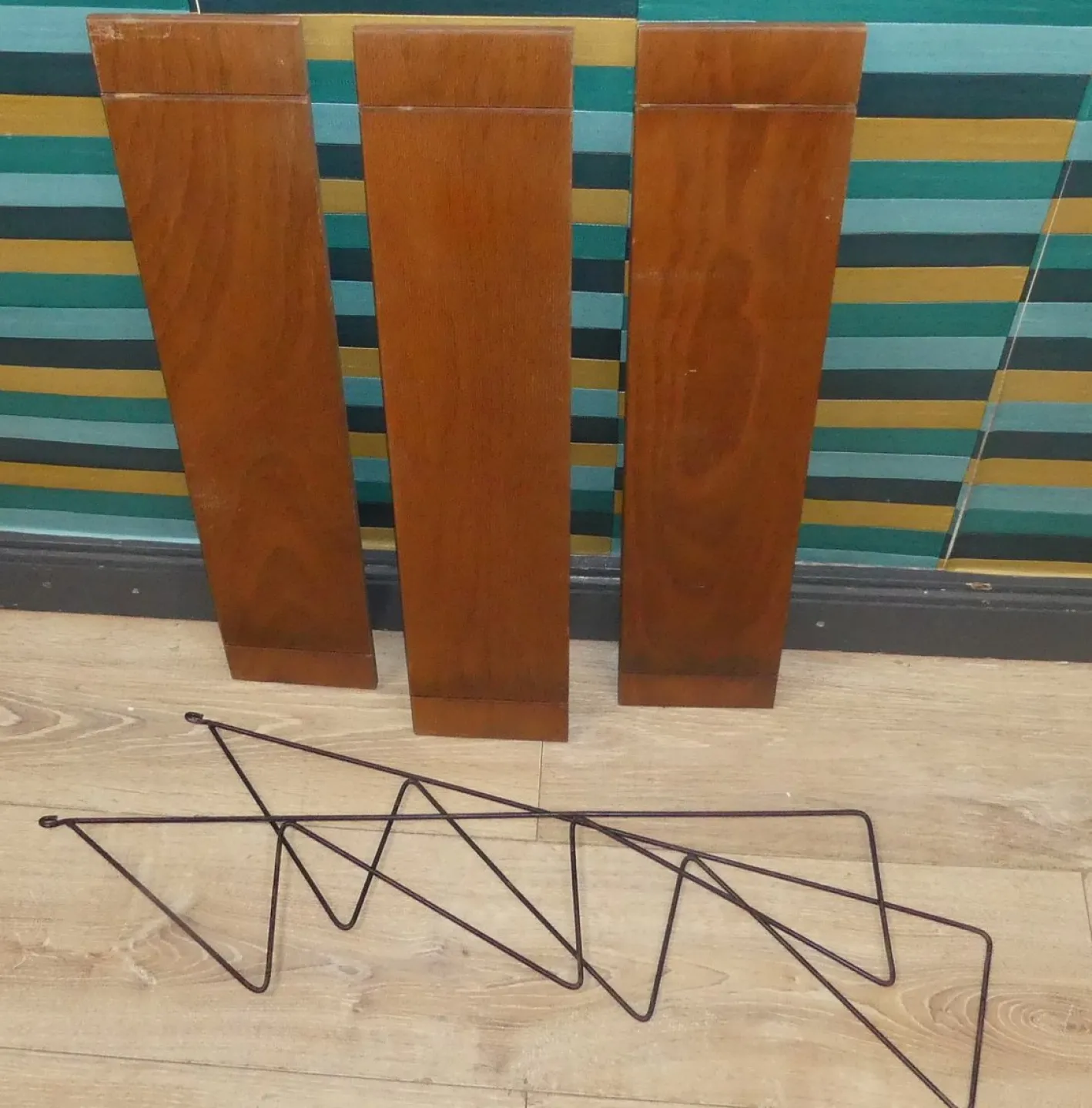 Kleines Vintage String Regal aus Holz, 1960er