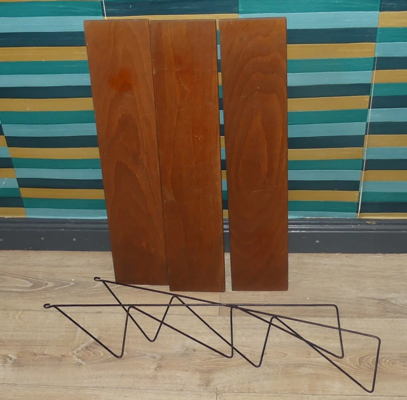 Kleines Vintage String Regal aus Holz, 1960er