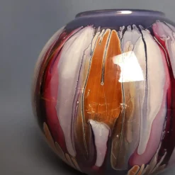 Künstlerische mehrfarbige kugelförmige Keramikvase von SEC, Italien, 1970