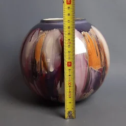 Künstlerische mehrfarbige kugelförmige Keramikvase von SEC, Italien, 1970