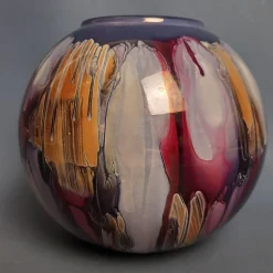 Künstlerische mehrfarbige kugelförmige Keramikvase von SEC, Italien, 1970