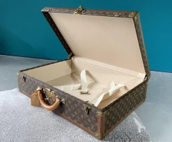 Koffer Alzer von Louis Vuitton, Frankreich