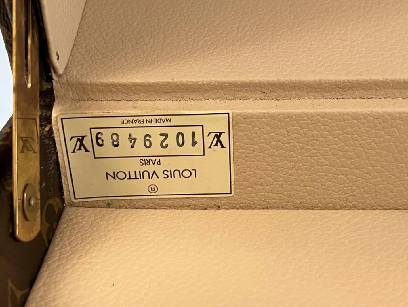 Koffer Alzer von Louis Vuitton, Frankreich