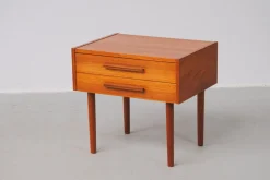 Komplett restaurierter dänischer Nachttisch aus Teak, 1970er