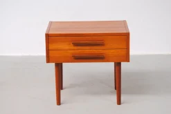Komplett restaurierter dänischer Nachttisch aus Teak, 1970er