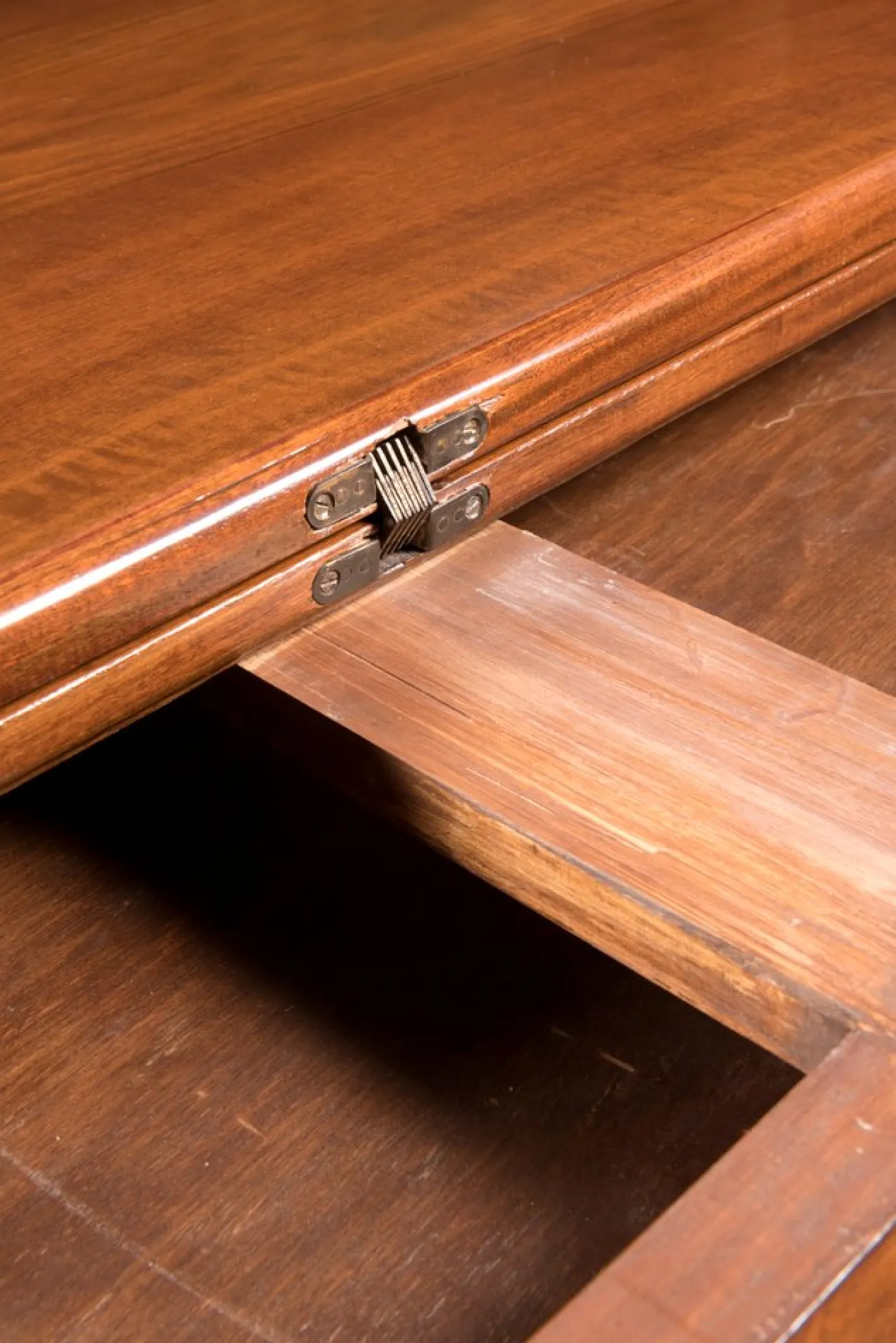Konsolentisch aus Nussholz mit Beinen aus Messing von Gio Ponti, 1950er