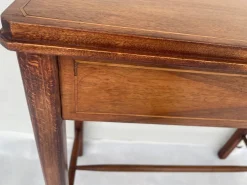 Konsolentisch mit Intarsie von Pozna Furniture Factory, 1950er