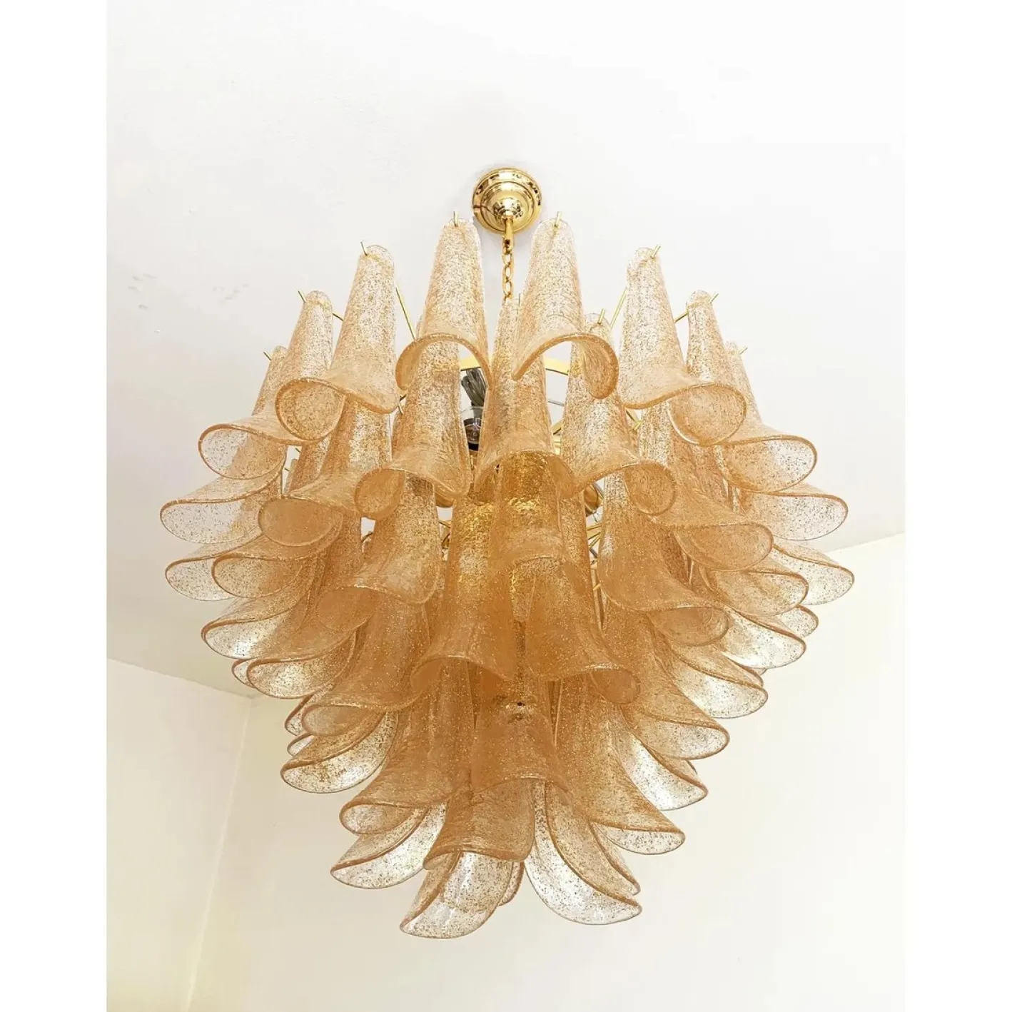 Kronleuchter aus klarem und goldenem Petali-Selle Muranoglas von Simoeng