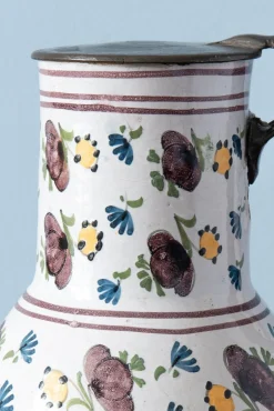 Krug mit Zinnmotiv & floralem Muster von Brussels Faience, Spätes 18. Jh