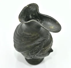 Krugskulptur aus Bronze mit weiblichem Kopf, frühes 20. Jh