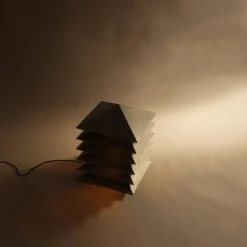 Kōtō Stehlampe aus Aluminium von Bureau of Entropy