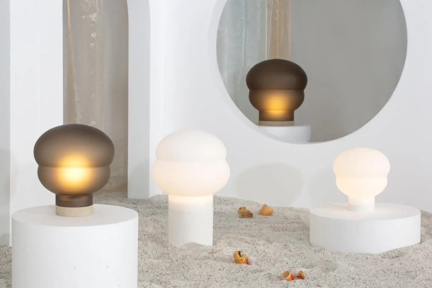 Kumo Weiße Acetato Stehlampe in Weiß von Pulpo