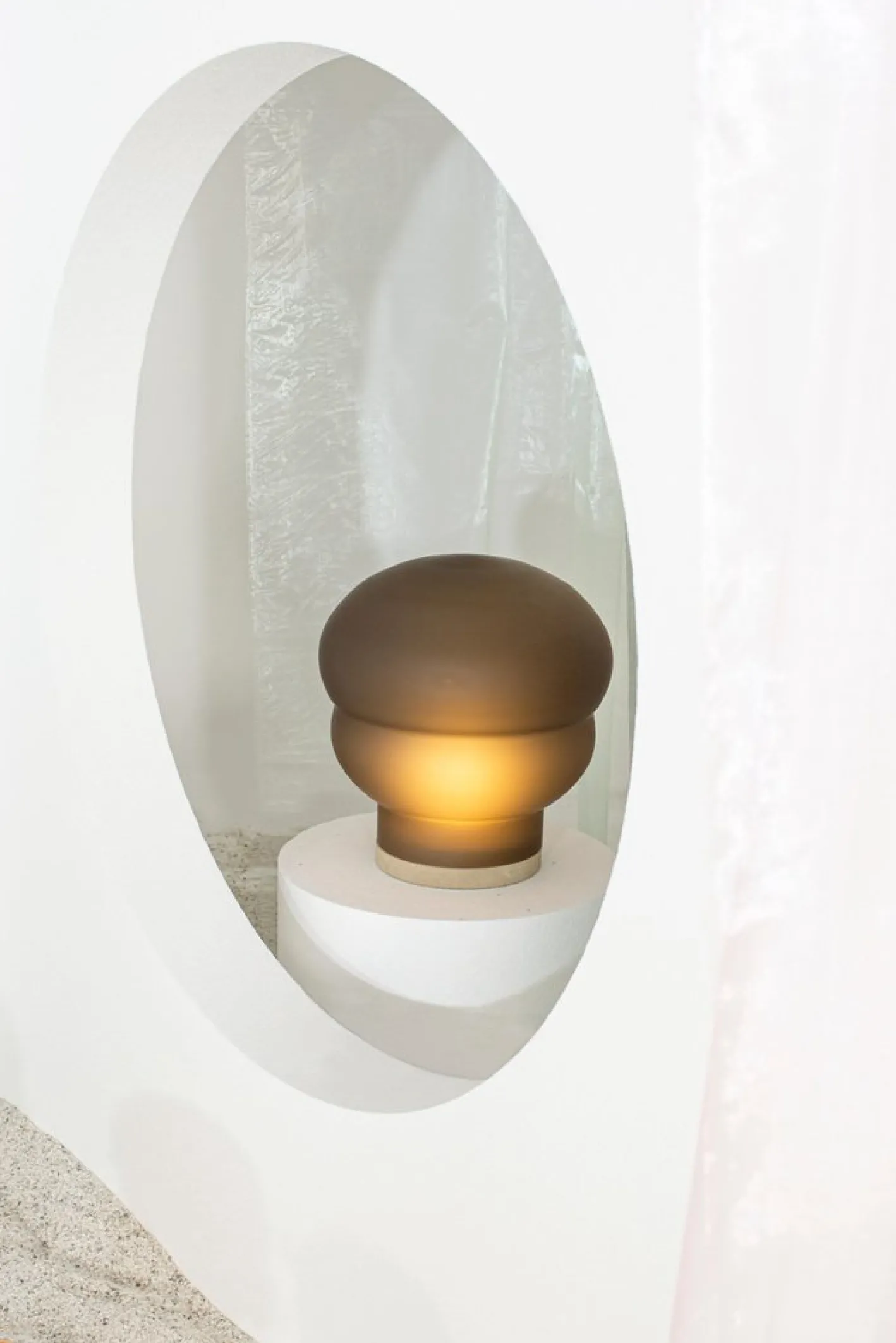 Kumo Weiße Acetato Stehlampe in Weiß von Pulpo