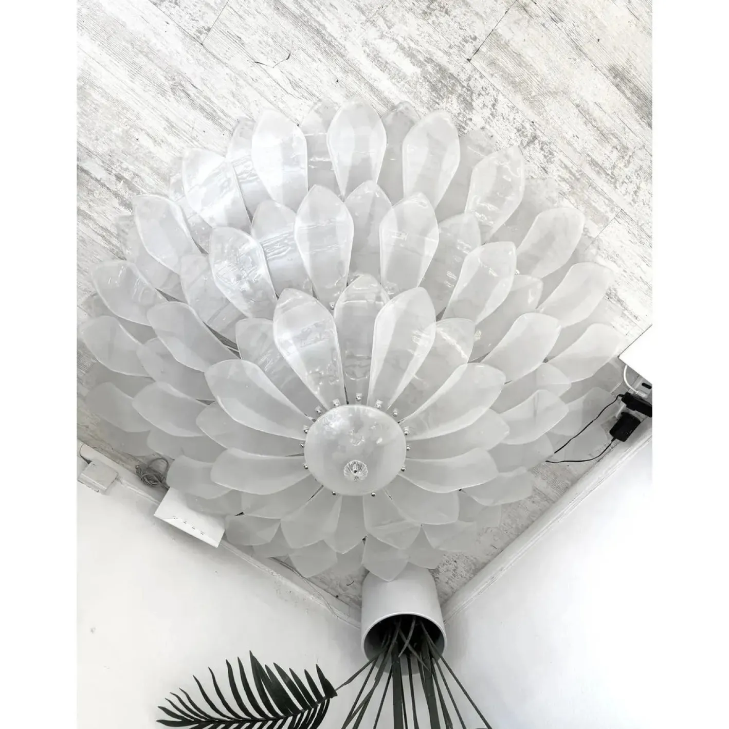 Kunstvolle Deckenlampe aus Geschliffenem Glas von Simoeng für Simoeng