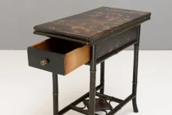 Lackierter Beistelltisch, 1890er