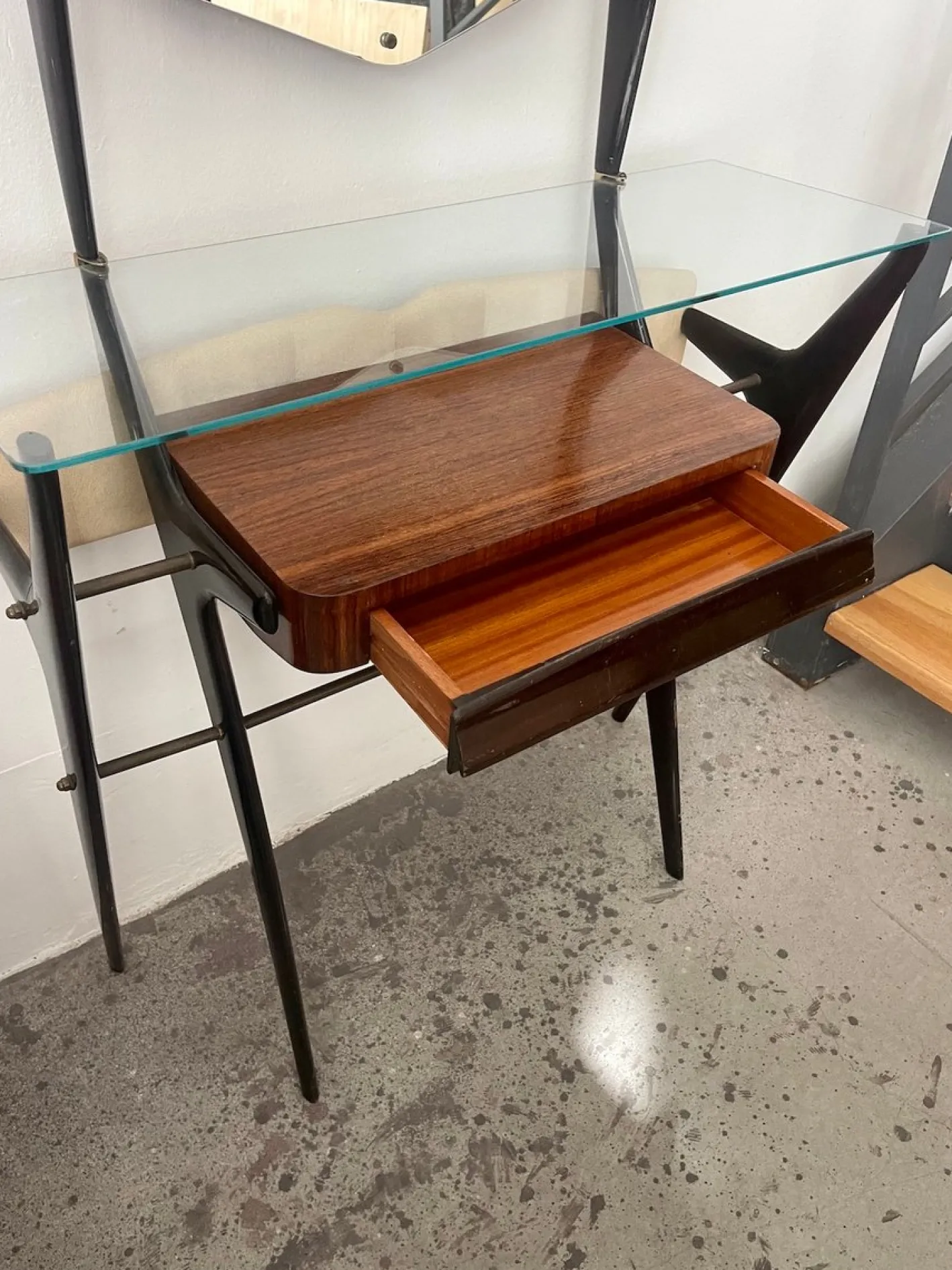 Lackierter Holz Frisiertisch mit Glasplatte und Spiegel, 1950er