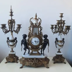 Lancini Uhr mit Kerzenständern im Louis XVI Stil, 1940er, 3er Set