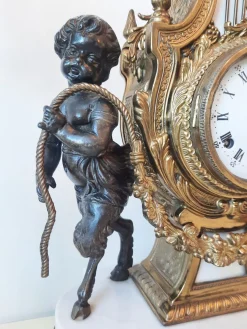 Lancini Uhr mit Kerzenständern im Louis XVI Stil, 1940er, 3er Set
