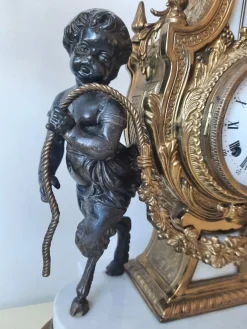 Lancini Uhr mit Kerzenständern im Louis XVI Stil, 1940er, 3er Set