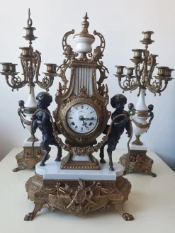 Lancini Uhr mit Kerzenständern im Louis XVI Stil, 1940er, 3er Set