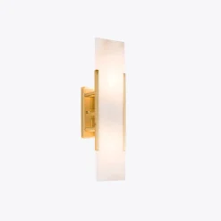 Lineare Mosman Wandleuchte aus Messing von Pure White Lines
