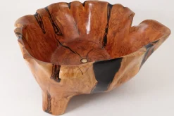 Live Edge Badewanne aus Holz von Logniture