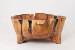 Live Edge Badewanne aus Holz von Logniture