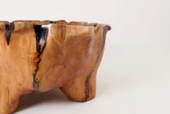 Live Edge Badewanne aus Holz von Logniture