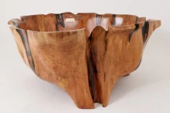 Live Edge Badewanne aus Holz von Logniture