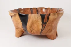 Live Edge Badewanne aus Holz von Logniture
