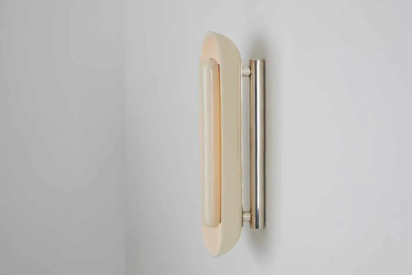 Längliche Cosmos Keramik Wandlampe von Jennifer Midoz
