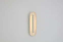 Längliche Cosmos Keramik Wandlampe von Jennifer Midoz