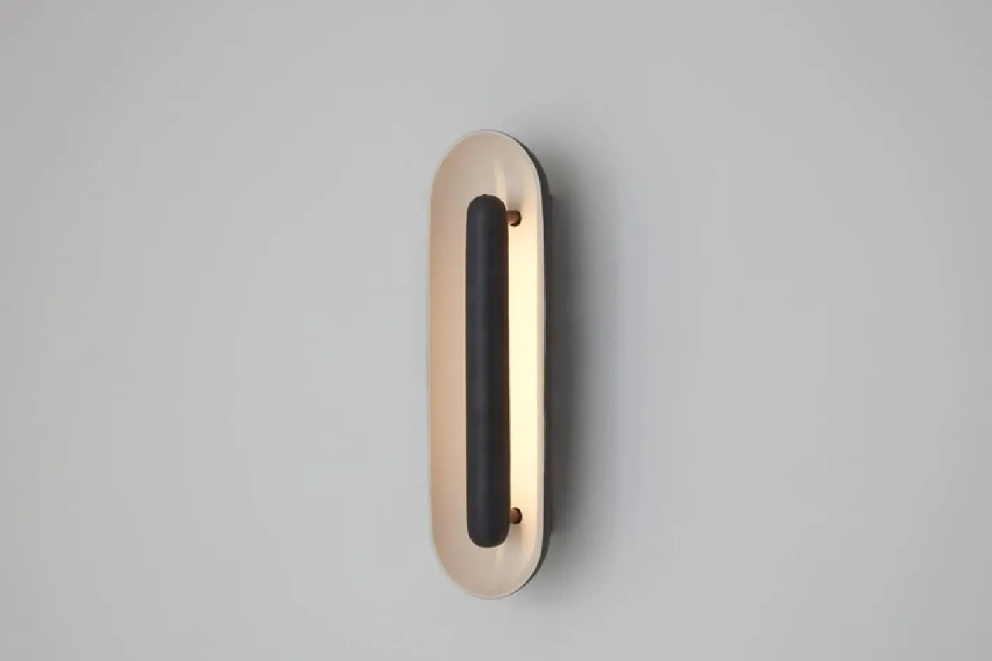 Längliche Cosmos Keramik Wandlampe von Jennifer Midoz