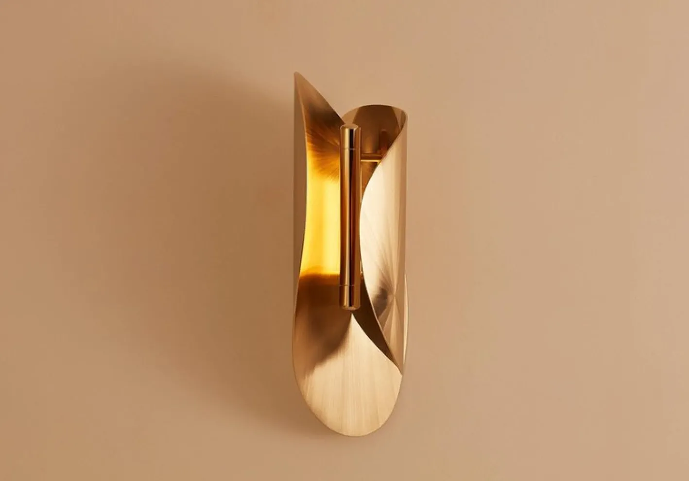 Längliche mittelgroße Dune Wandlampe von Jennifer Midoz