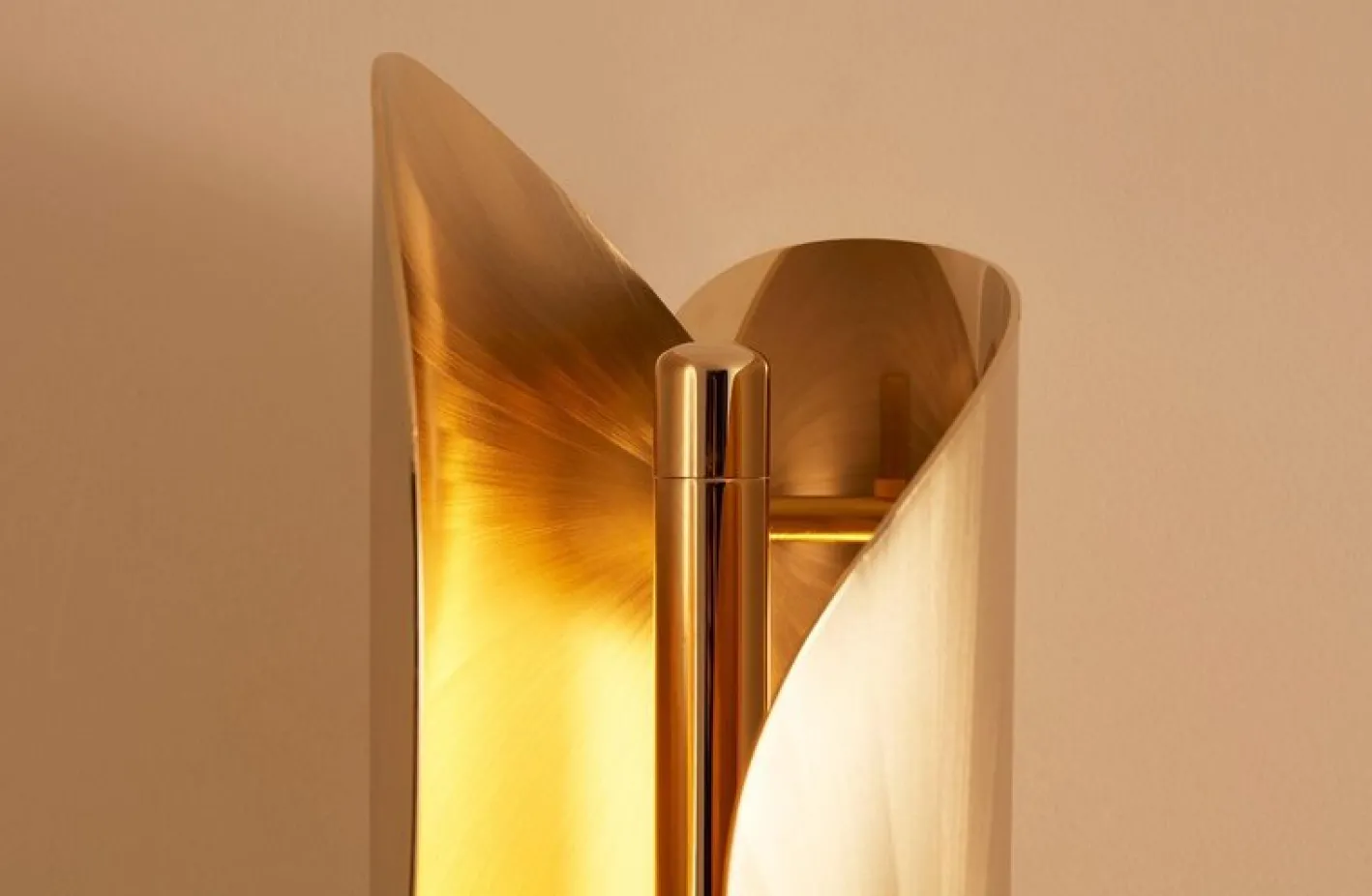 Längliche mittelgroße Dune Wandlampe von Jennifer Midoz