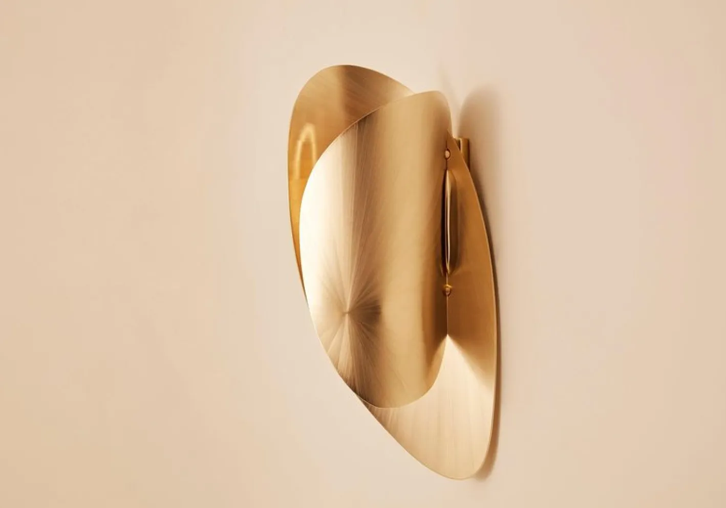 Längliche mittelgroße Dune Wandlampe von Jennifer Midoz