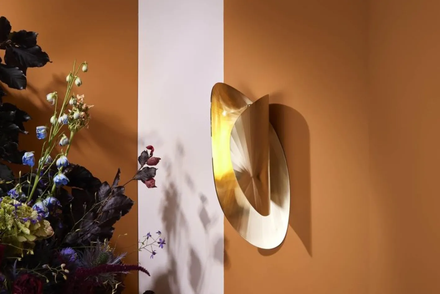 Längliche mittelgroße Dune Wandlampe von Jennifer Midoz