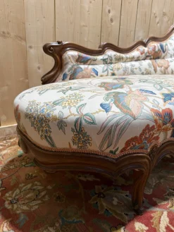 Louis Philippe Chaiselongue aus geschnitztem Nussholz