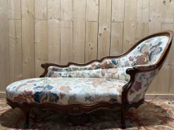 Louis Philippe Chaiselongue aus geschnitztem Nussholz